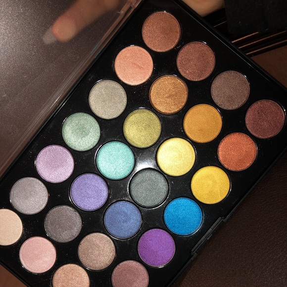 Bh cosmetics foil eyes eyeshadow palette - Picture 1 of 2